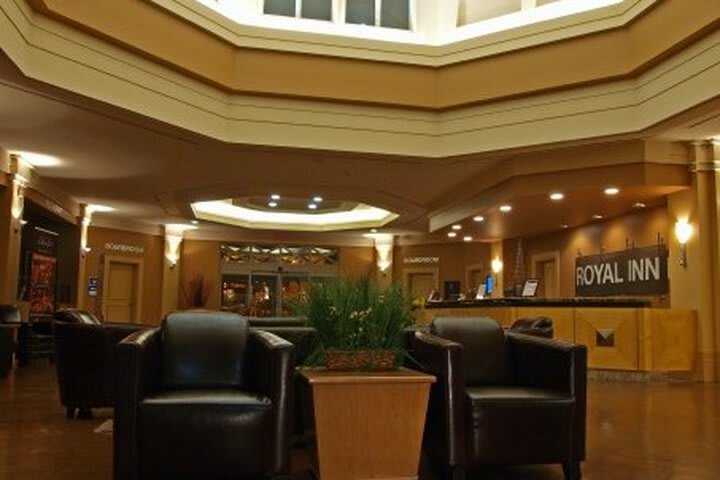 Hotel Executive Royal Inn North Calgary