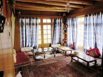 Hotel Rahela Guest House & Home Stay