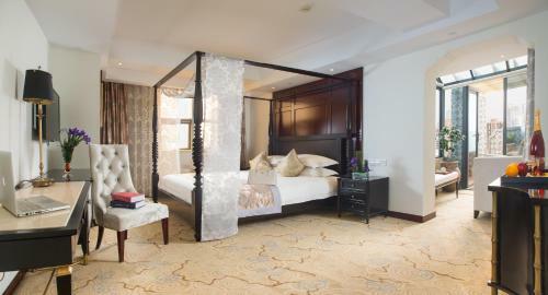 Huachen International Hotel