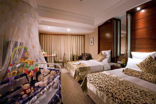 Huachen International Hotel