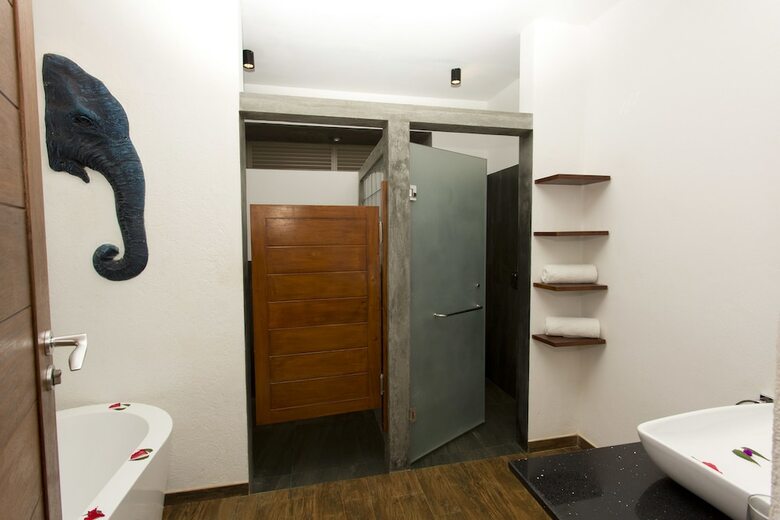 Hotel Aliya Resort & Spa