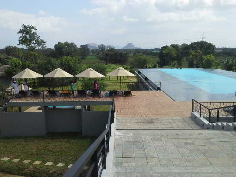 Hotel Aliya Resort & Spa