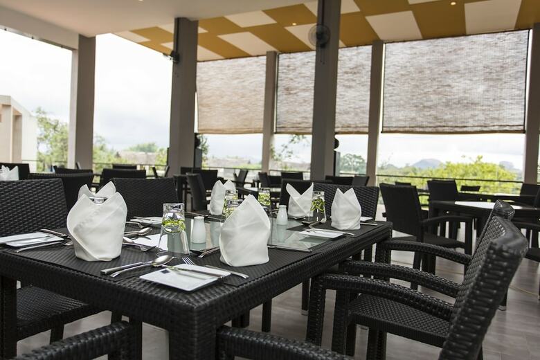 Hotel Aliya Resort & Spa