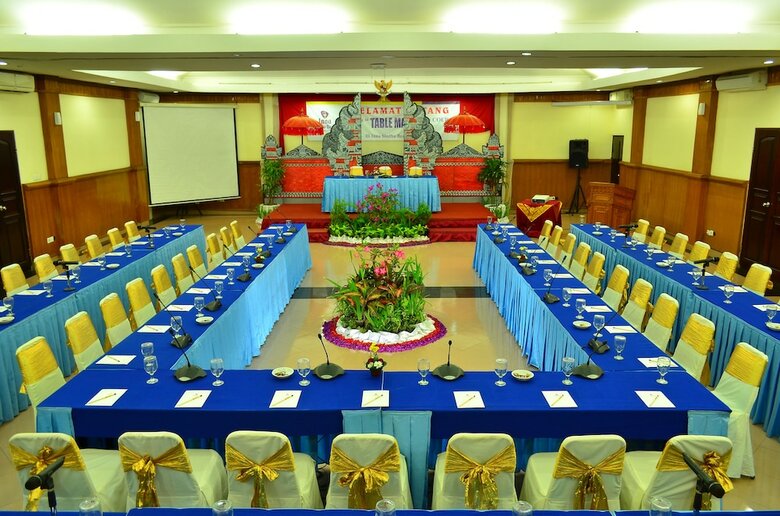 Hotel Inna Sindhu Beach