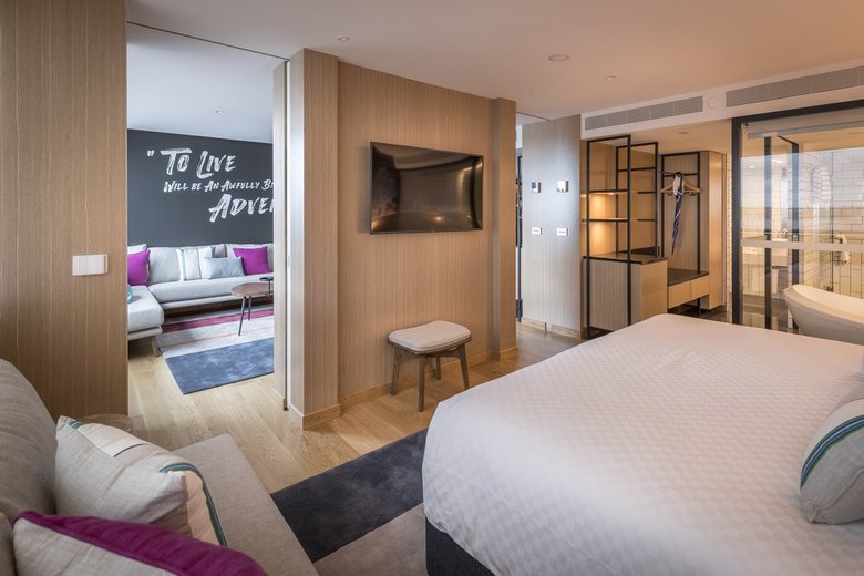 Hotel Copthorne Harbour City