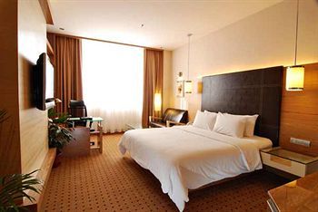Hotel New World Suites