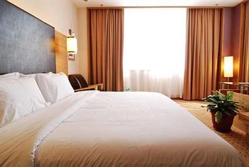 Hotel New World Suites