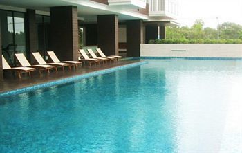 Hotel The Oriental Beach Resort