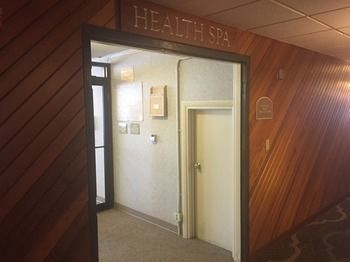 Hotel Fireside Inn & Suites