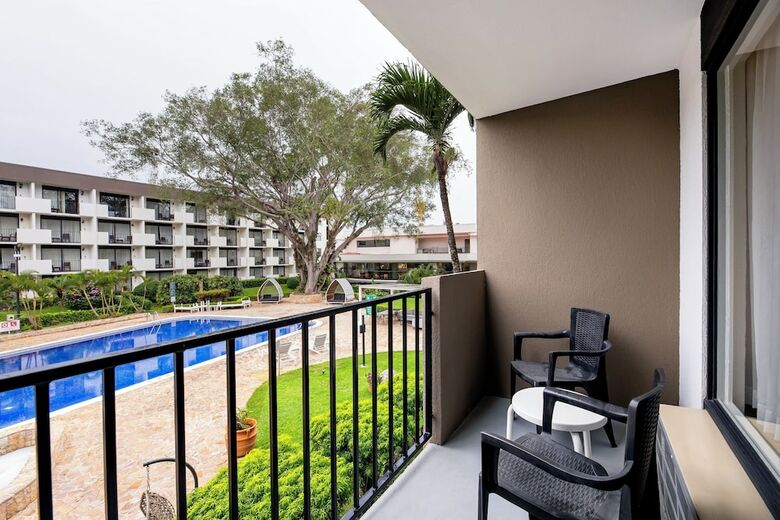 Best Western Irazu Hotel & Casino