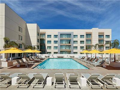 Anaheim Jolly Roger Hotel
