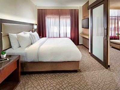 Anaheim Jolly Roger Hotel