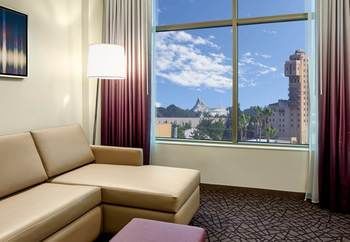 Anaheim Jolly Roger Hotel