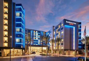 Anaheim Jolly Roger Hotel