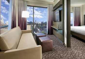 Anaheim Jolly Roger Hotel