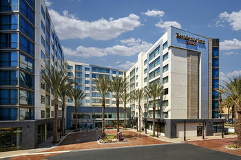 Anaheim Jolly Roger Hotel