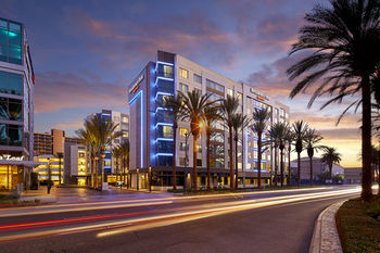 Anaheim Jolly Roger Hotel