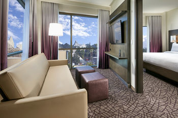 Anaheim Jolly Roger Hotel