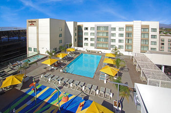 Anaheim Jolly Roger Hotel