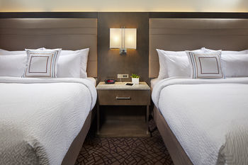 Anaheim Jolly Roger Hotel