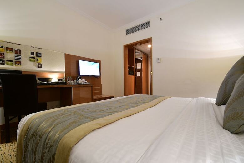 Hotel Al Ansar Golden Tulip