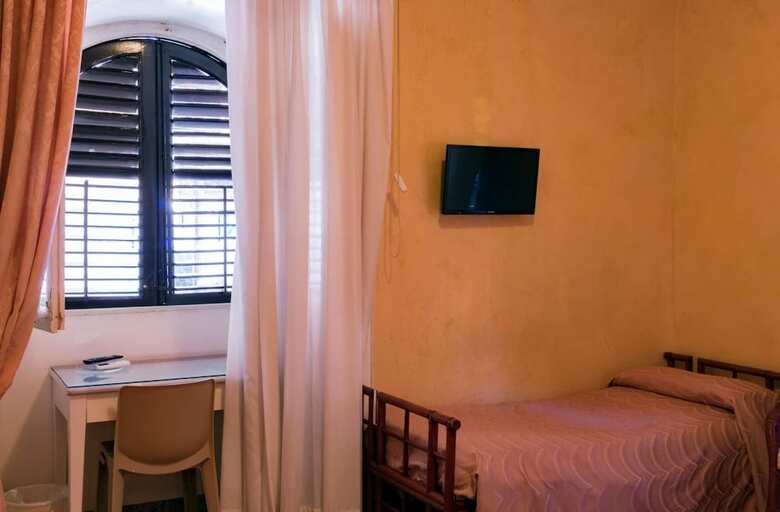 Hotel Joli