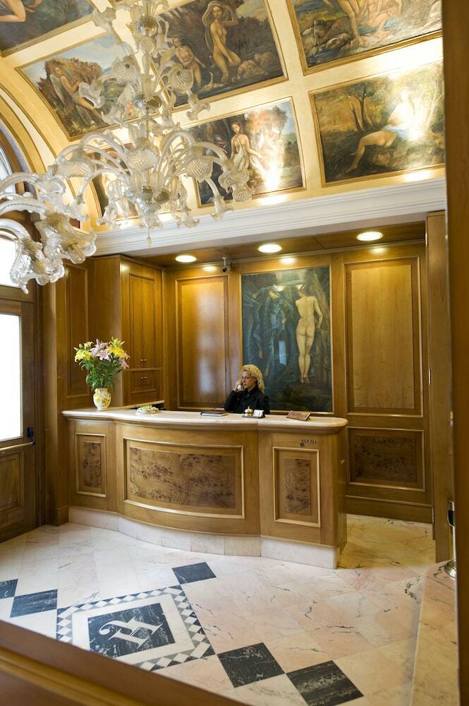 Hotel Joli