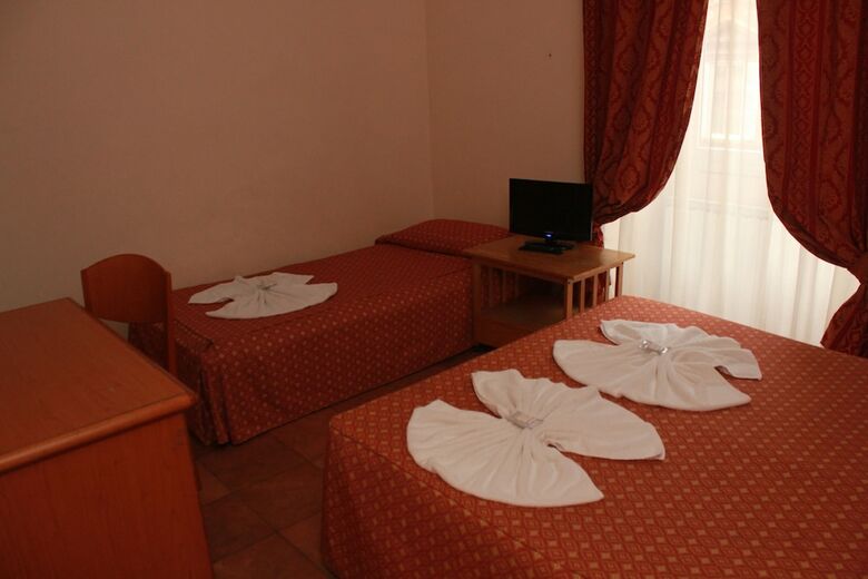 Hostel And Hotel Il Papavero
