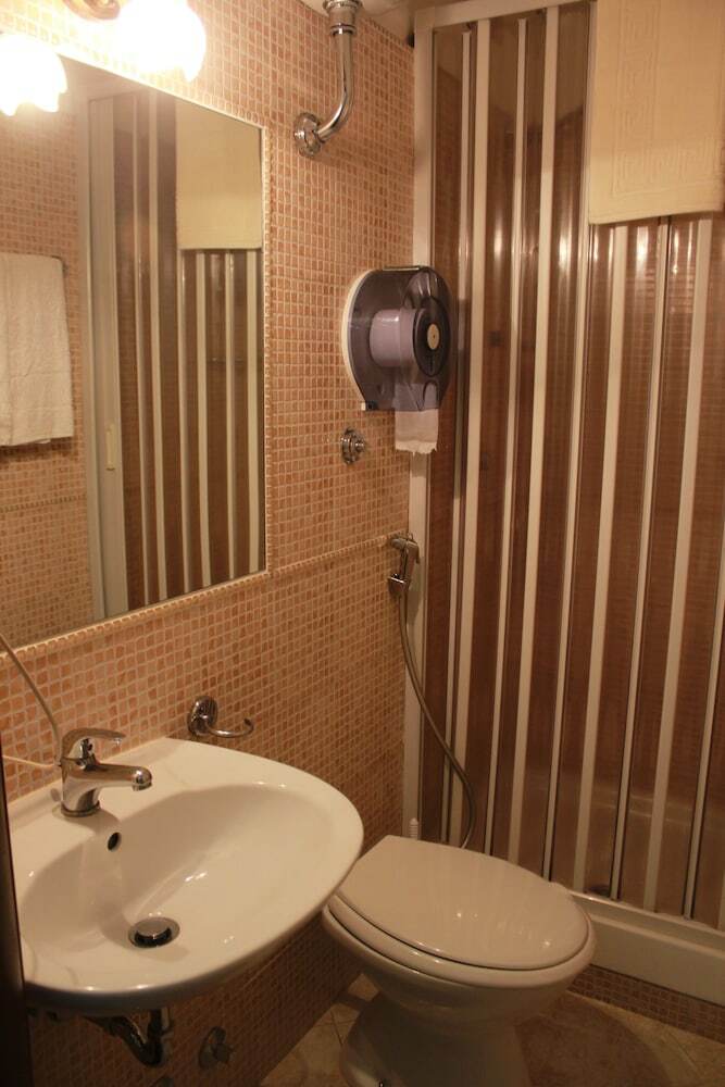Hostel And Hotel Il Papavero