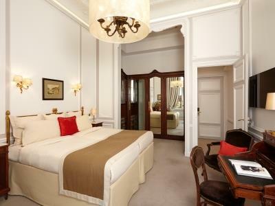 Regina Hotel