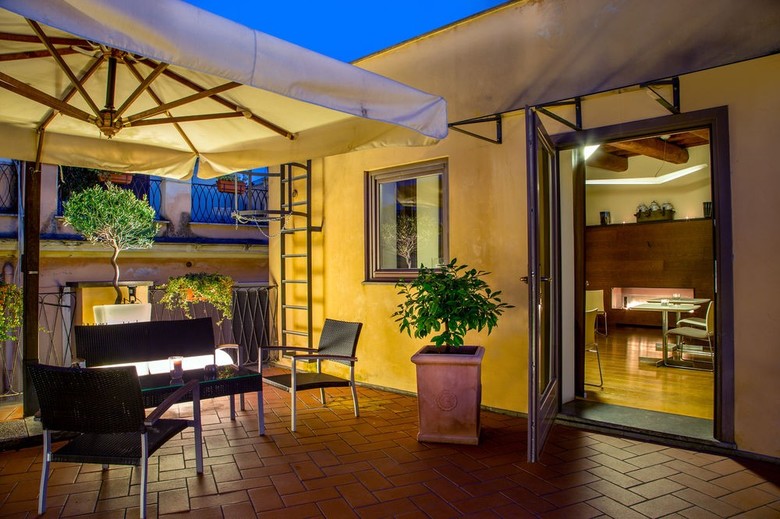 Hotel Cesari
