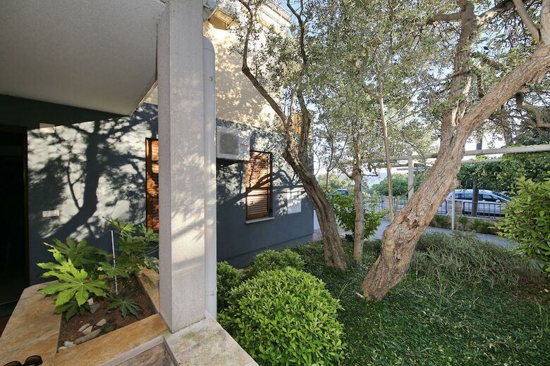 Be-bu-mar Apartments