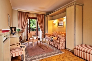 Aurelia Residence