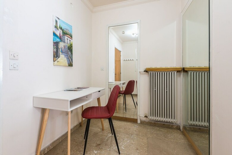 Victoria Apartment