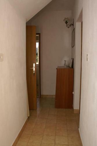 Apartments With A Parking Space Mirca (brac) - 2843