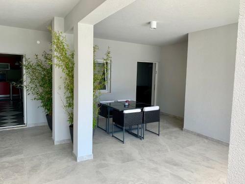 Apartamentos Deluxe Suites Mandi?