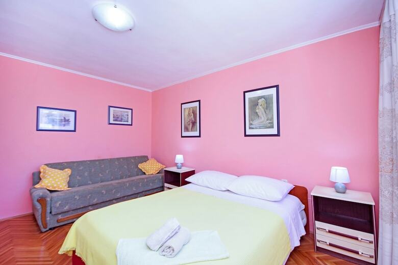Apartments Mi�e