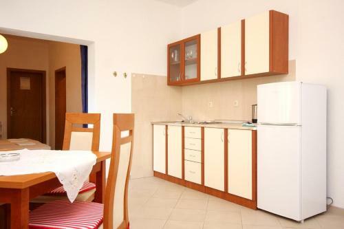Hostal Apartments With A Parking Space Orebic (peljesac) - 10160