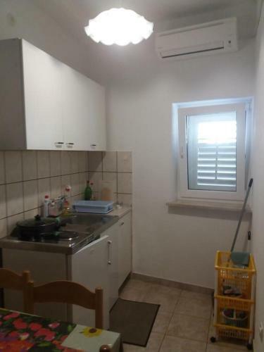 Hostal Apartments By The Sea Povlja (Brac) - 5644