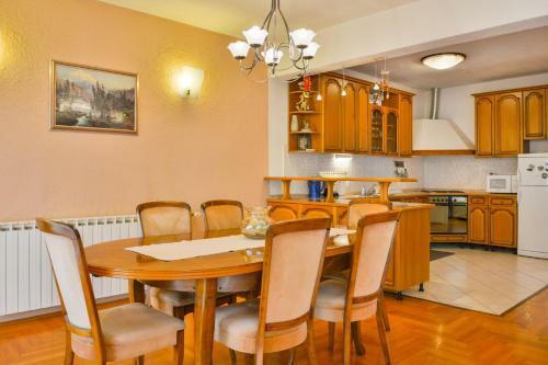 Apartment Karlo 1