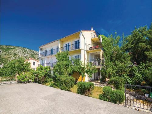 Apartment Creska I