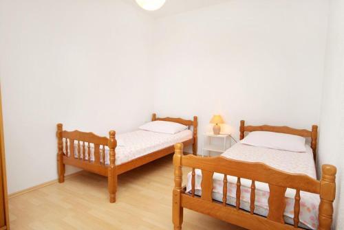 Hostal Apartments With A Parking Space Senj - 5577