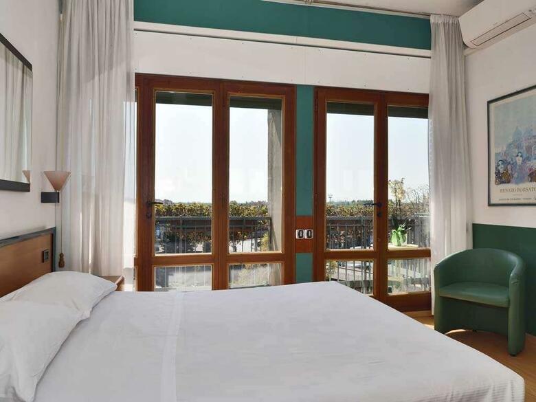 Hotel Carlton