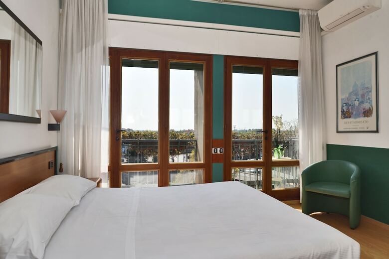 Hotel Carlton