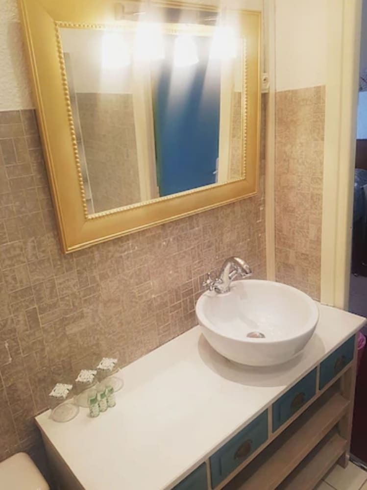 Azurene Royal Hotel