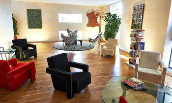 Atel La Perouse Hotel