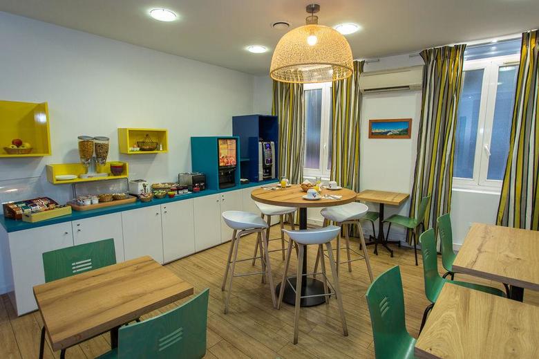Hotel Aliz�