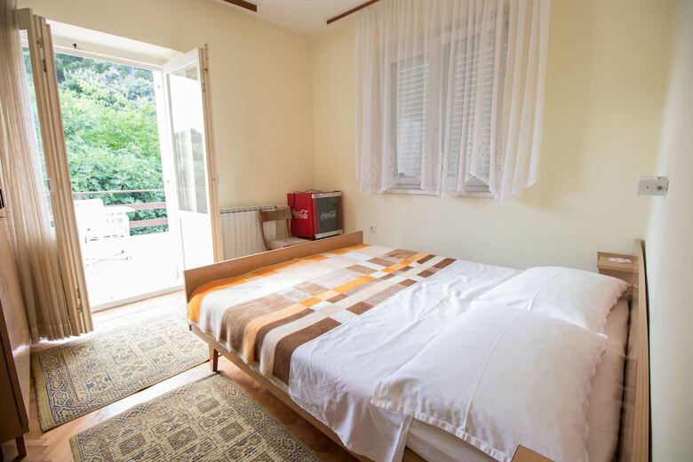 Hostal Rooms Marica