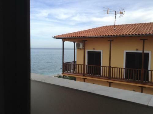 Hostal Akrogiali