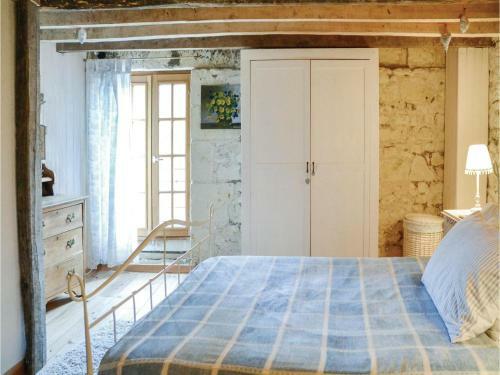 Two-bedroom Holiday Home Chinon With A Fireplace 05